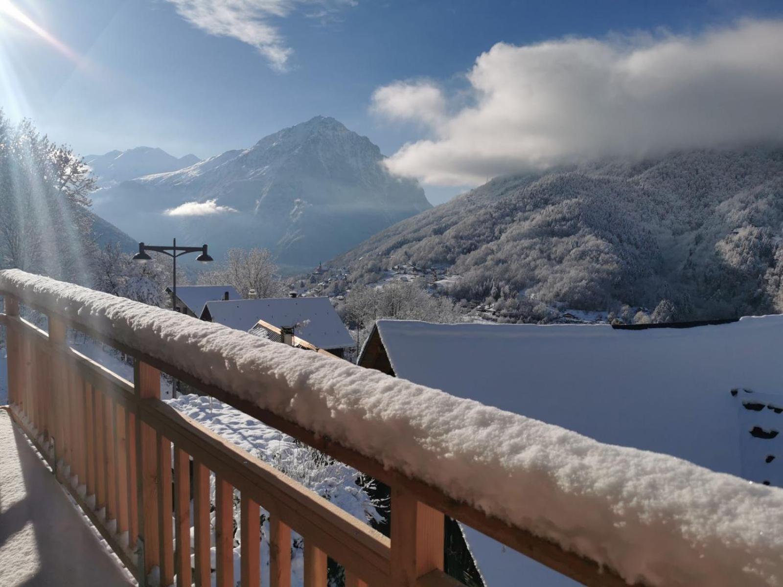 Chalet Cote Cour A 10 Min De La Station Oz Exterior photo